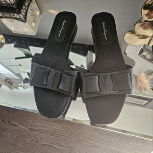 Ferragamo Salvatore Ladies Black Vicky Viva Bow Slide Sandals